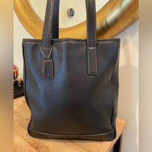 Coach leather black vintage medium size bag